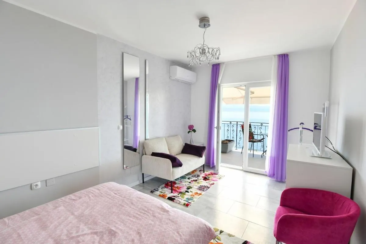 Villa Mia In Medveja - Kvarner Region Lovran Guest house