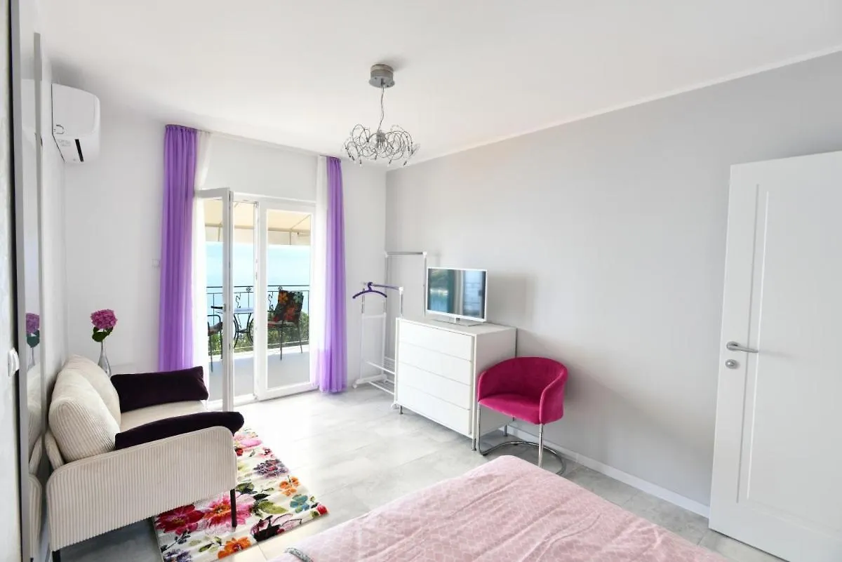 Guest house Villa Mia In Medveja - Kvarner Region Lovran Croatia